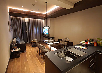 フィリピン不動産「ザ シーズンズ レジデンス」リビング