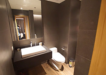 フィリピン不動産「ザ シーズンズ レジデンス」バスルーム