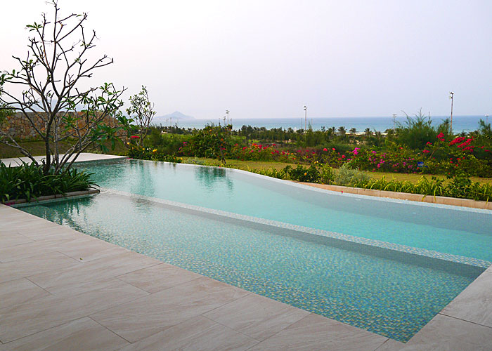 ベトナム不動産「FLC Luxury Resort」プール写真