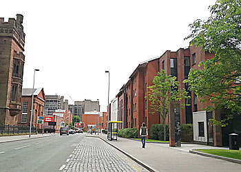 リバプールホープ大学・キャンパス前の道 リバプールホープ大学・キャンパス前の道